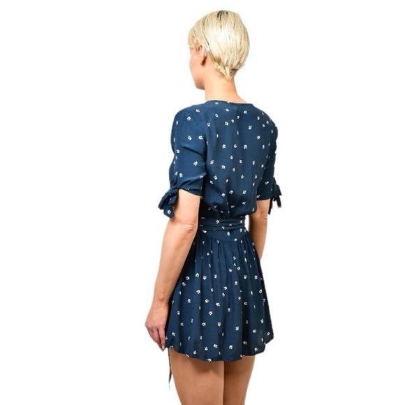 Faithful The Brand - Blue Printed Wrap Mini Dress Sz 4 - Picture 3 of 11